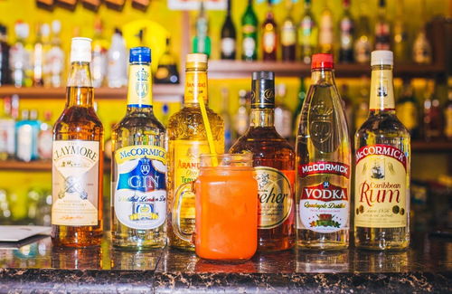 以藝術之名，約你上這家'一杯倒'的酒吧喝個痛快！