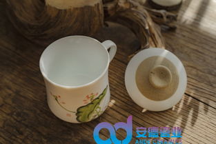 《典雅芳華 陶瓷茶具圖案大全與銷(xiāo)售藝術(shù)的融合》